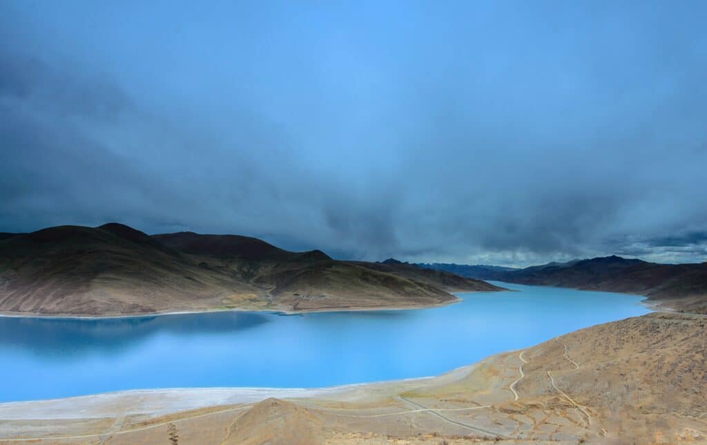 blue-lake-in-China