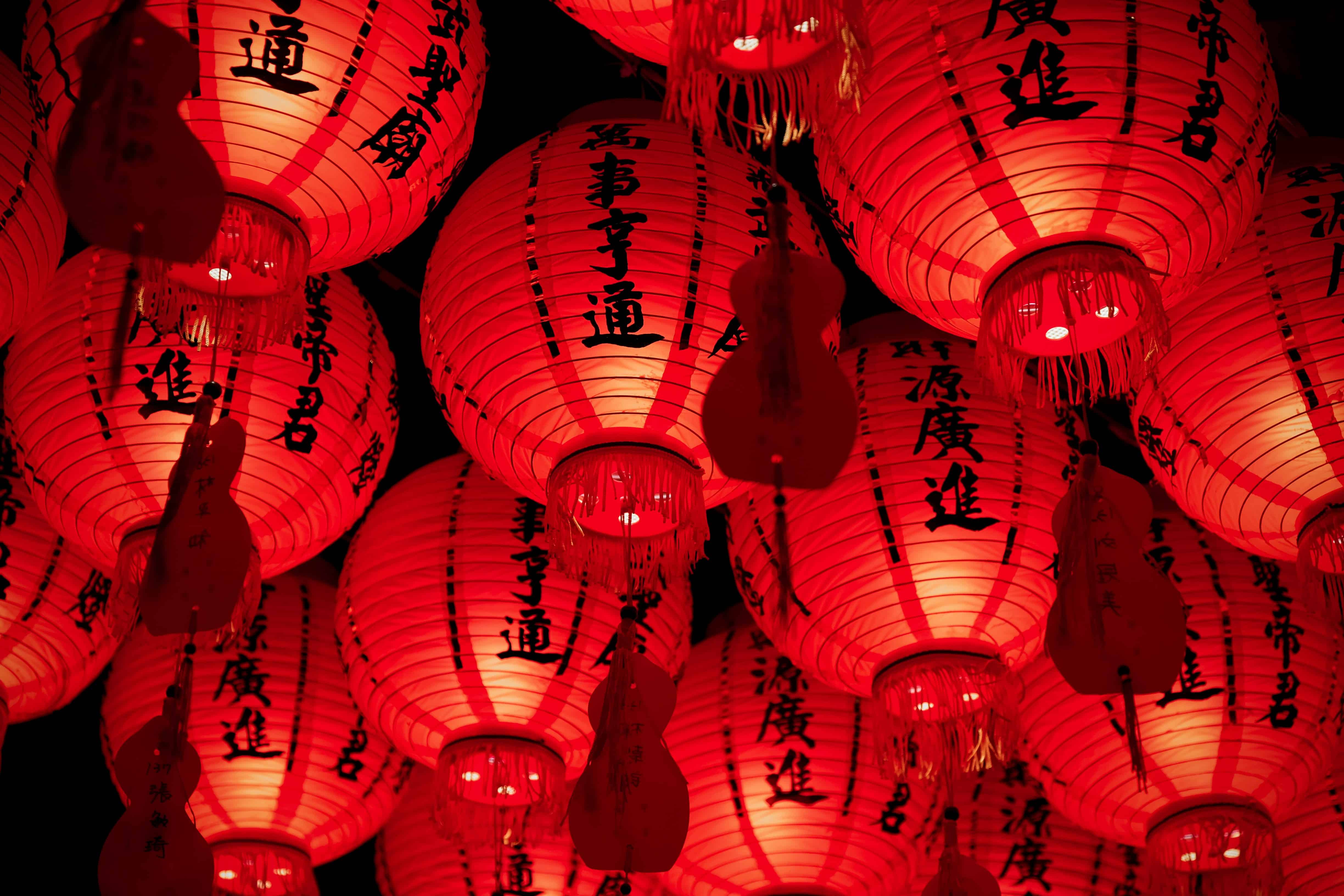 red-Chinese-lanterns