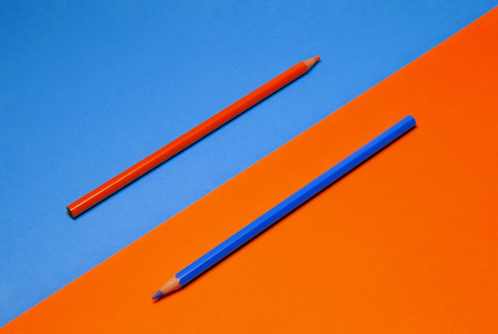 red-pencil-facing-northeast-parallel-to-blue-pencil-facing-southwest