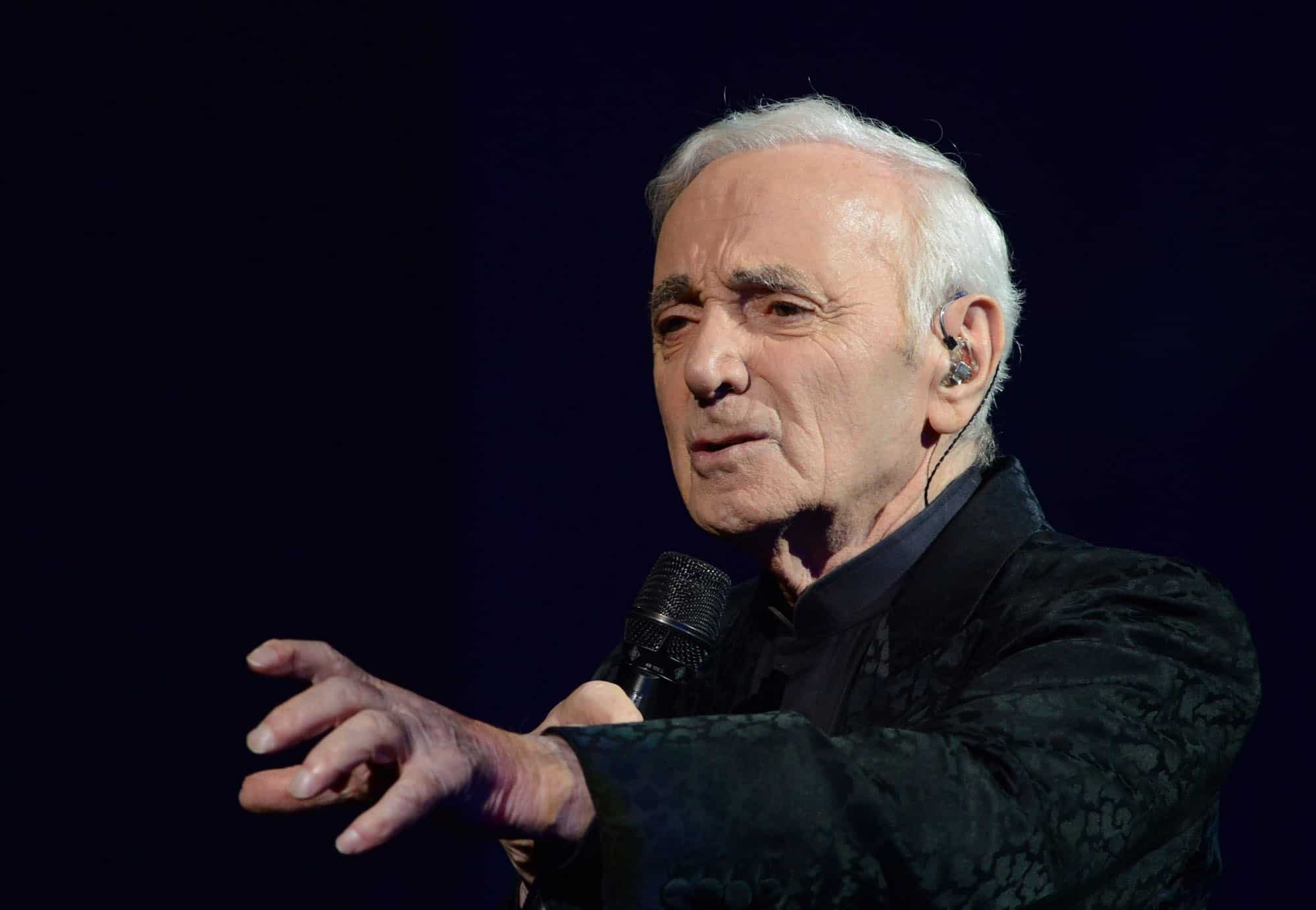 5 musiciens français pour vous faire aimer apprendre le français avec la musique Charles Aznavour