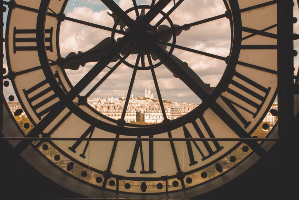 Musée-d'Orsay-clock-Paris-France