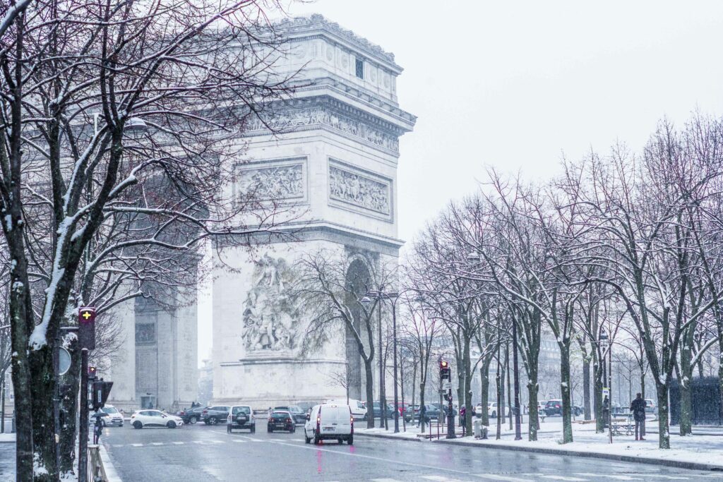 snow-in-Paris