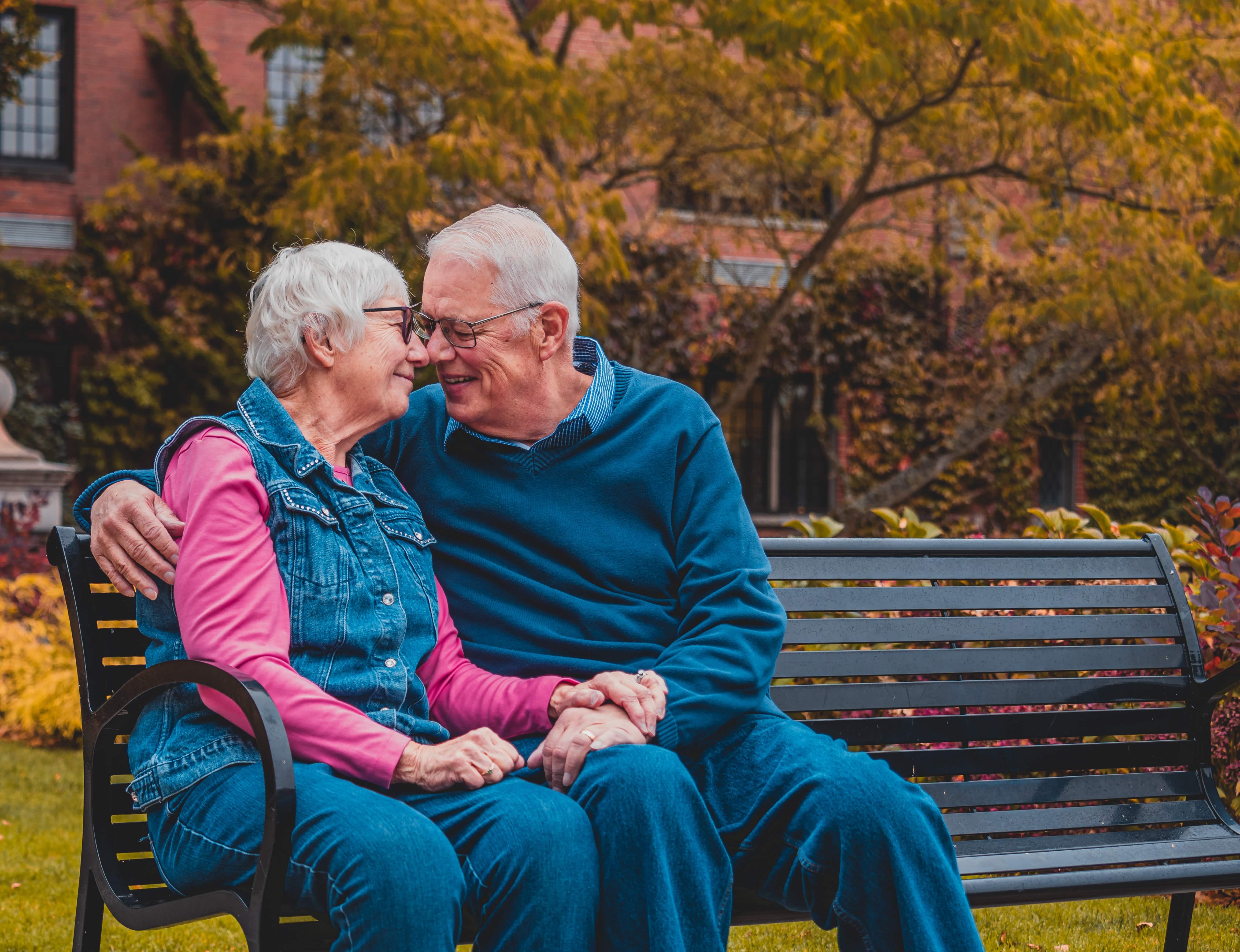 elderly-couple-on-bench