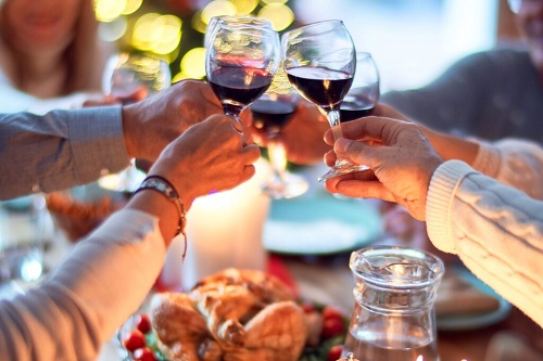 people-toasting-with-red-wine