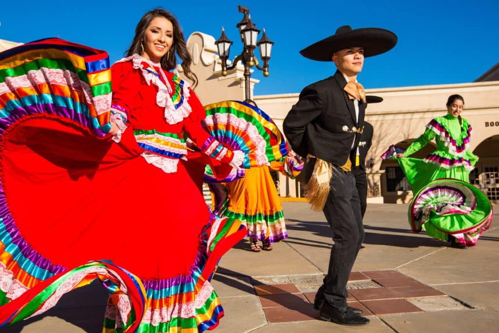 Female and male dancers in Mexican national costume