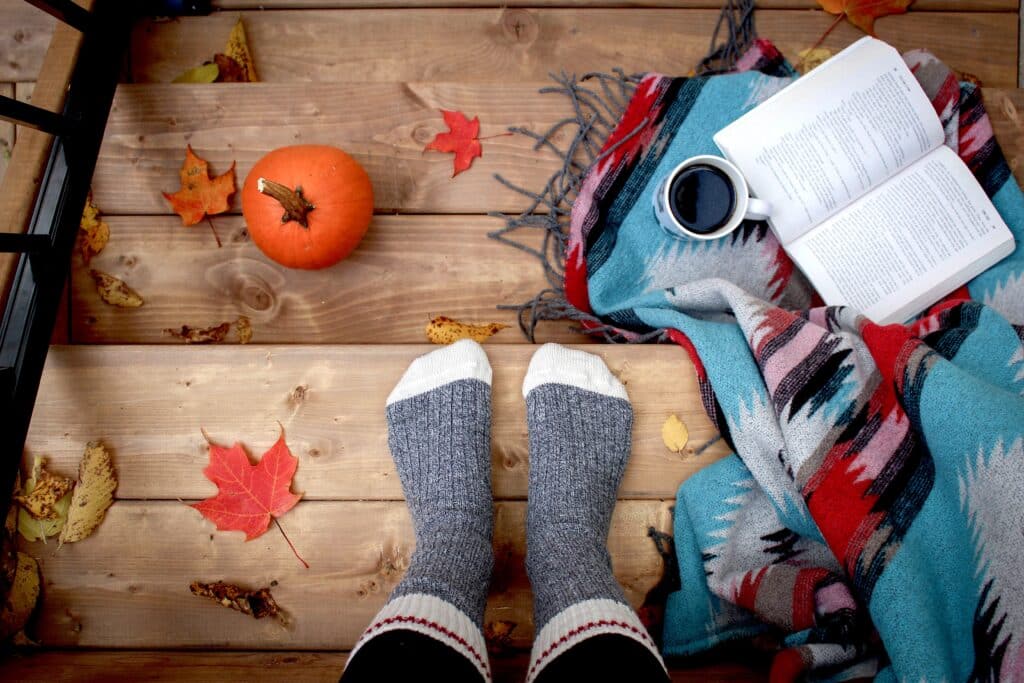 fall-scene-warm-socks-pumpkin-coffee